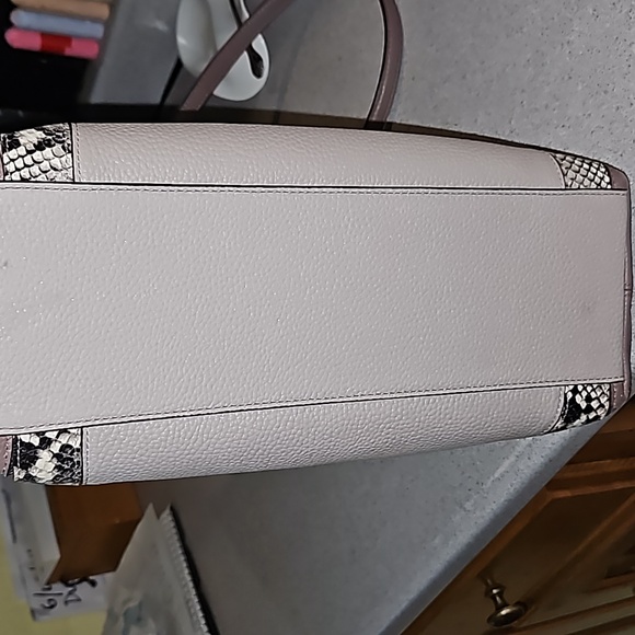 KATE SPADE POCKET BOOK - Picture 13 of 14